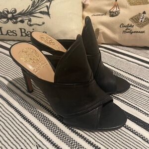 Vince Camuto Kizzia Black Mule Open Tor Heel Size 7.5 New